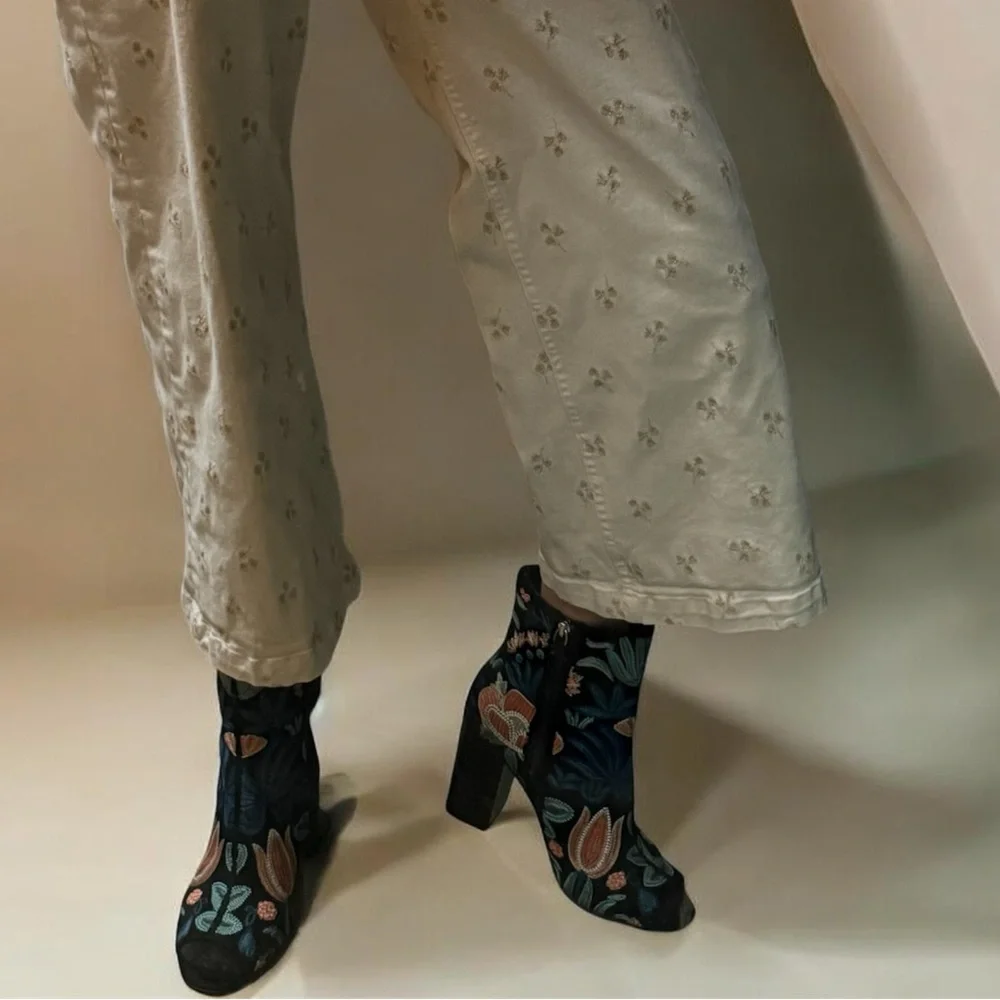 Rebecca Minkoff Floral Embroidered Ankle Boots Size 10 - Picture 4 of 12